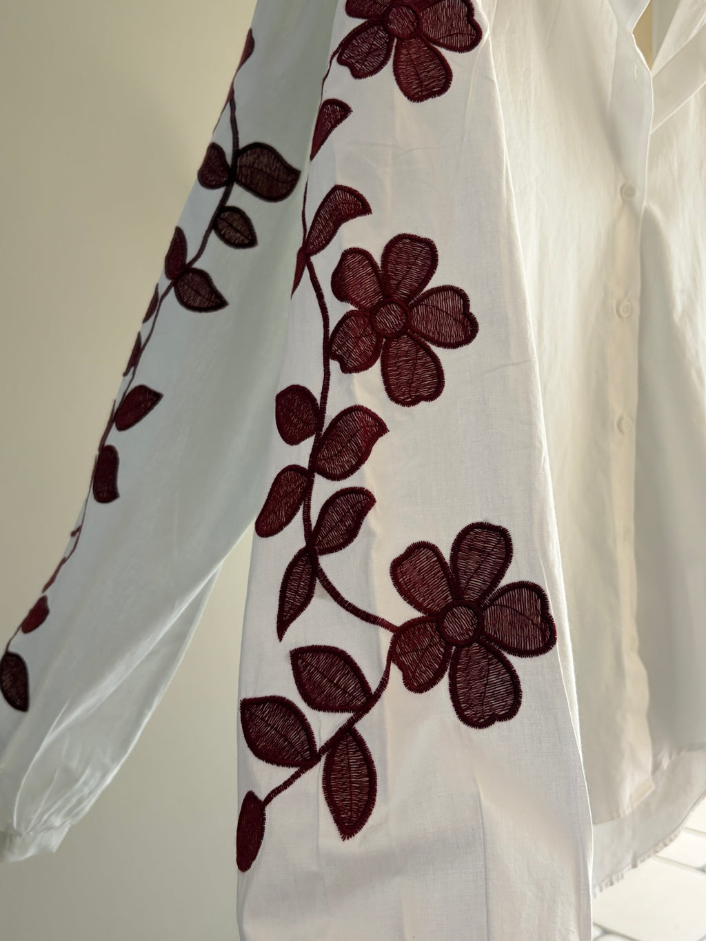 BLOUSE WIT BORDEAUX